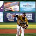 Photo: 090524-UST-WOO-079-LAR